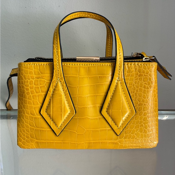 Zara Handbags - 🌟 Stunning Zara Croc-Embossed Yellow Handbag
